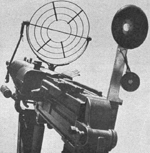 [Figure 306. Front and rear antiaircraft sights mounted on the model 92 (1932) 7.7-mm machine gun.]